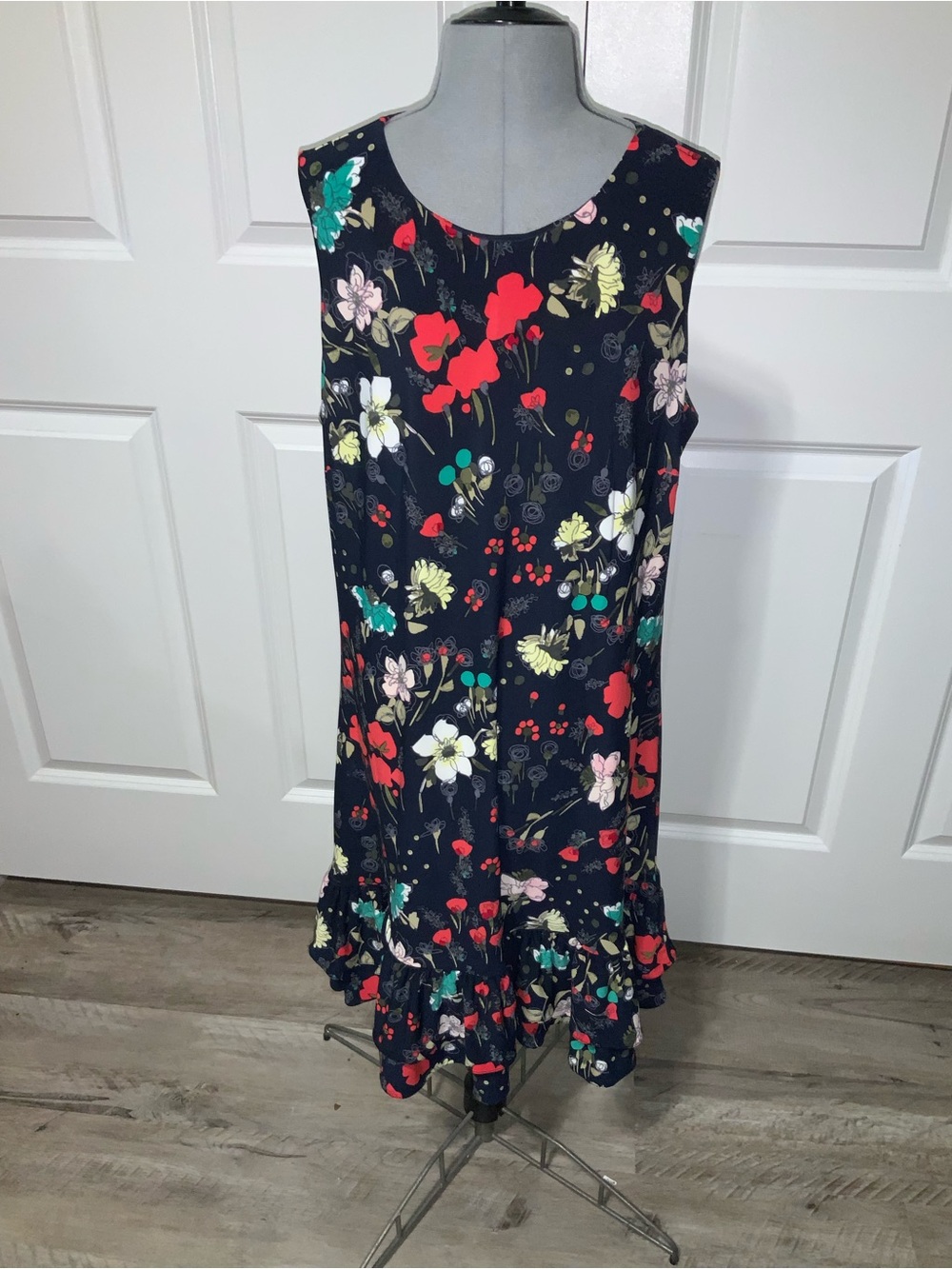 (Bin 20) Tommy Hilfiger, Navy Floral Short-Sleeve Dress with Red & Teal, Size 12